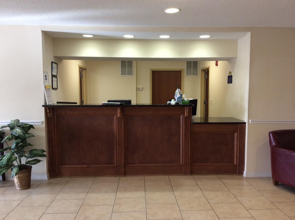Days Inn By Wyndham Greensboro Nc Kültér fotó