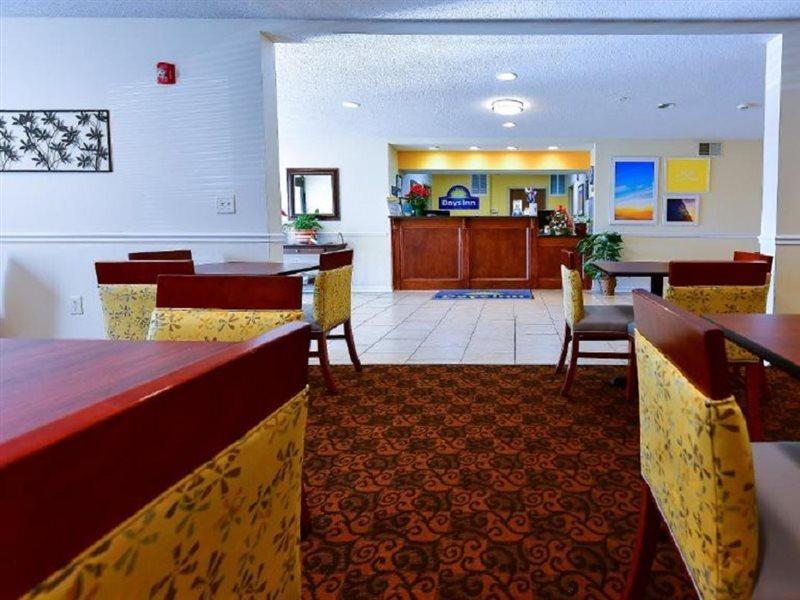 Days Inn By Wyndham Greensboro Nc Kültér fotó