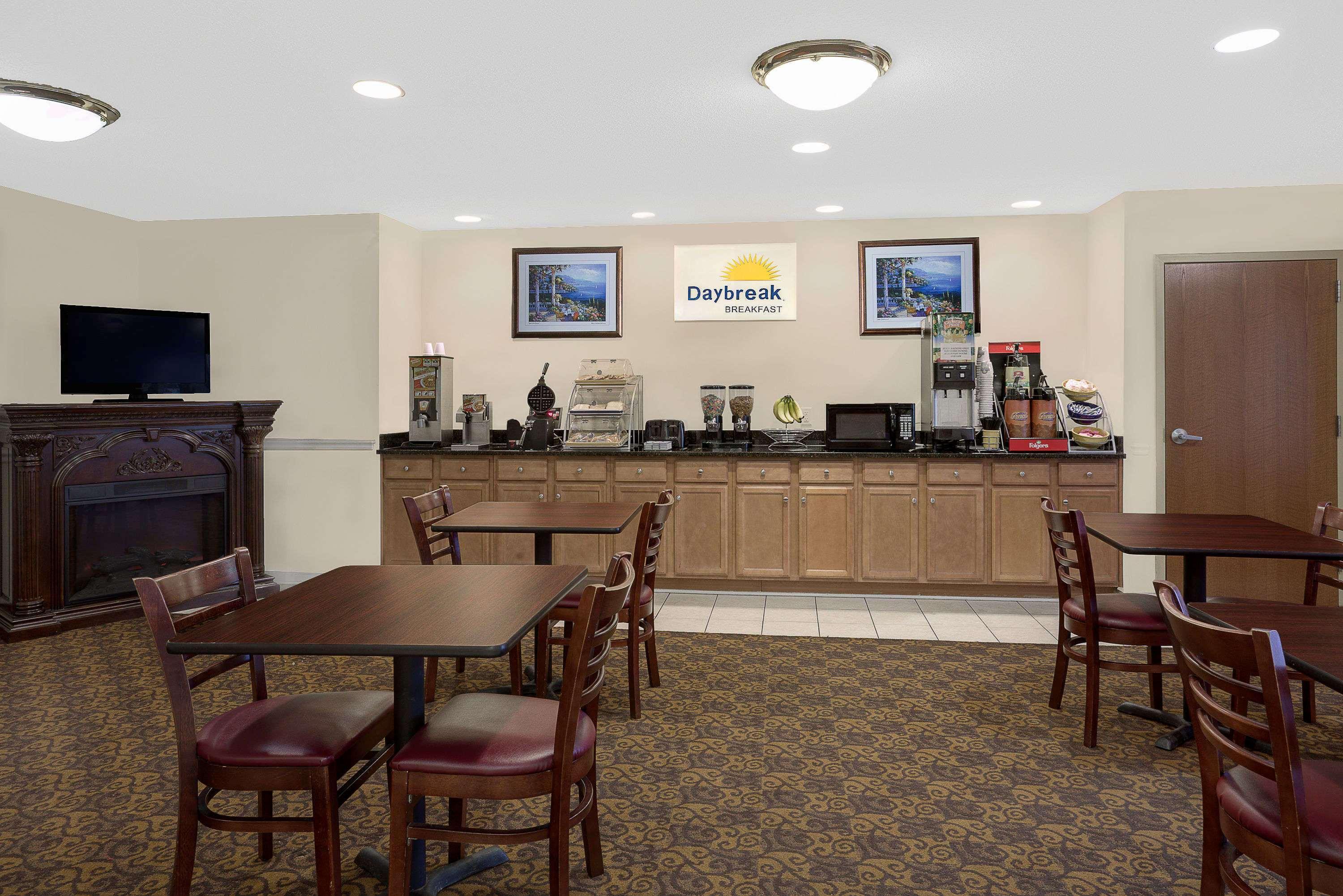 Days Inn By Wyndham Greensboro Nc Kültér fotó