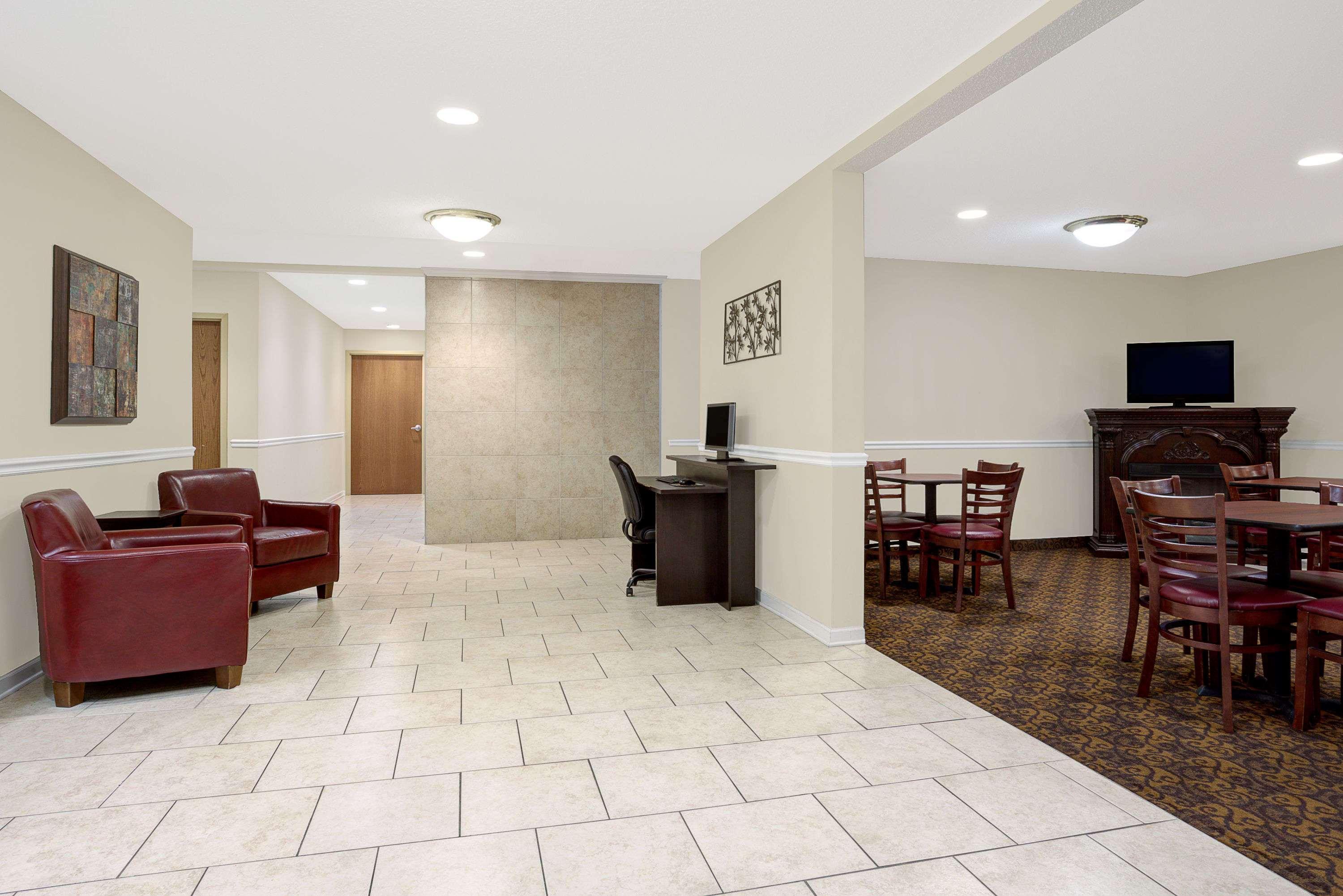 Days Inn By Wyndham Greensboro Nc Kültér fotó