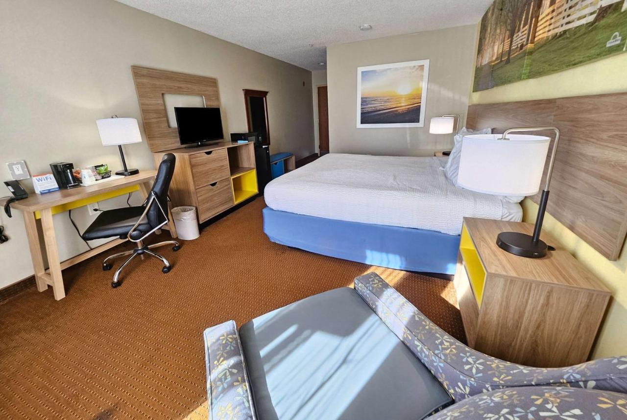 Days Inn By Wyndham Greensboro Nc Kültér fotó