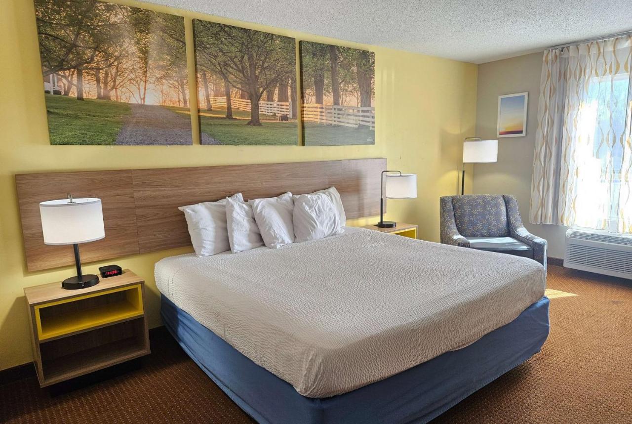 Days Inn By Wyndham Greensboro Nc Kültér fotó